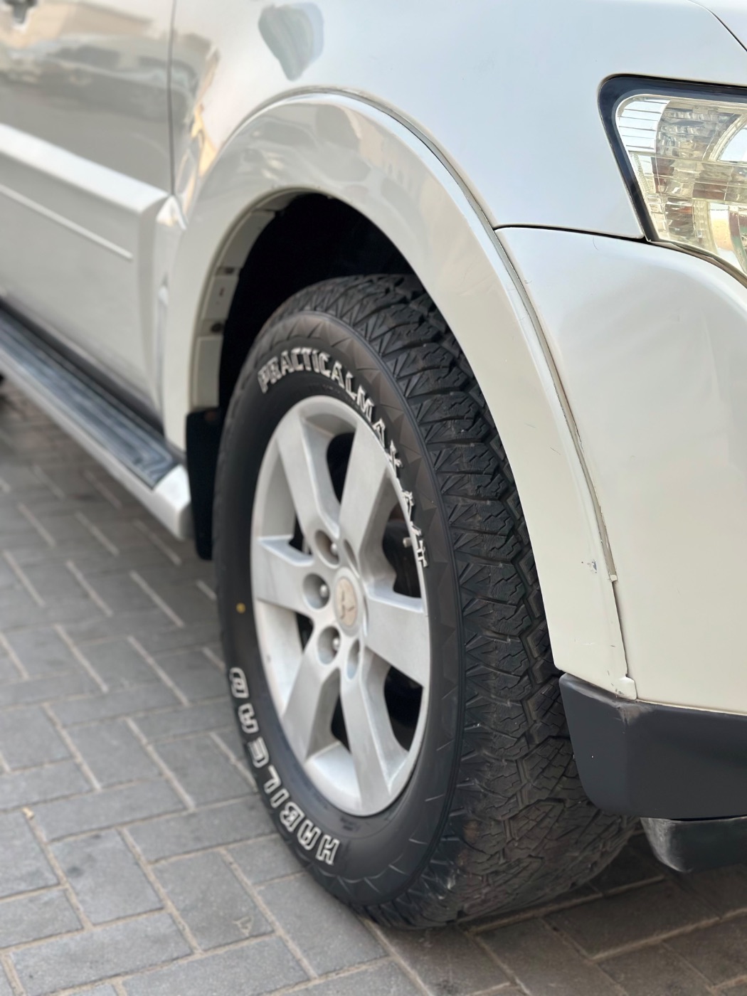 2008 Mitsubishi Pajero full option photo 5
