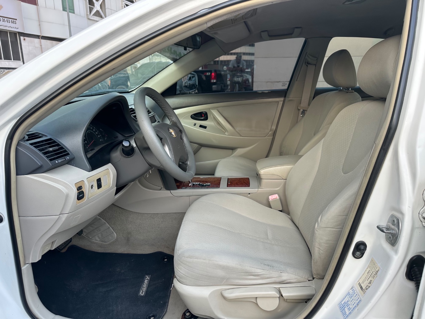 2009 Toyota Camry photo 8