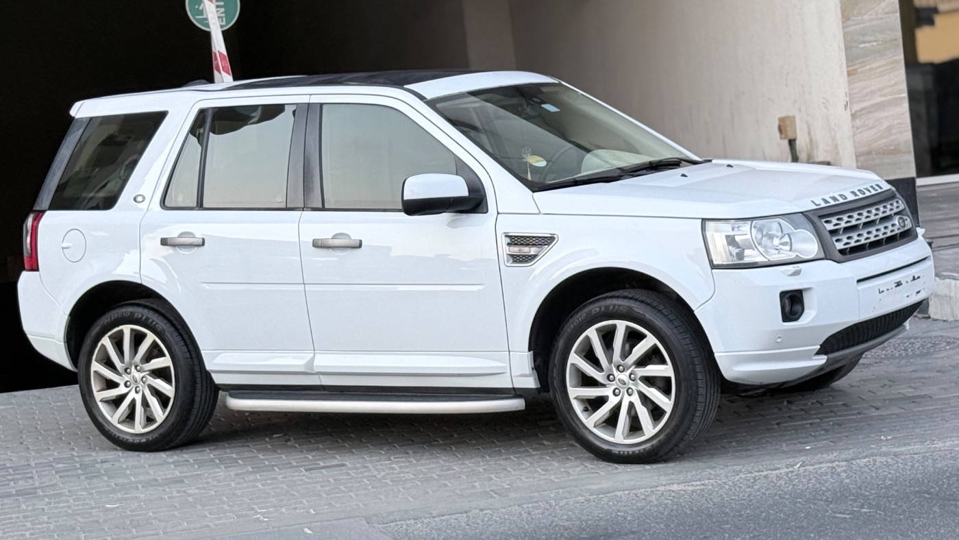 2011 Land Rover photo 5