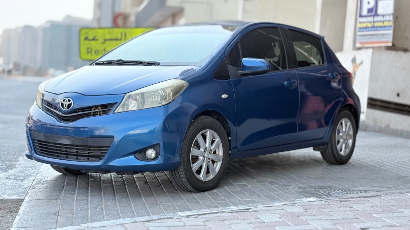 2012 Toyota Yaris photo 4