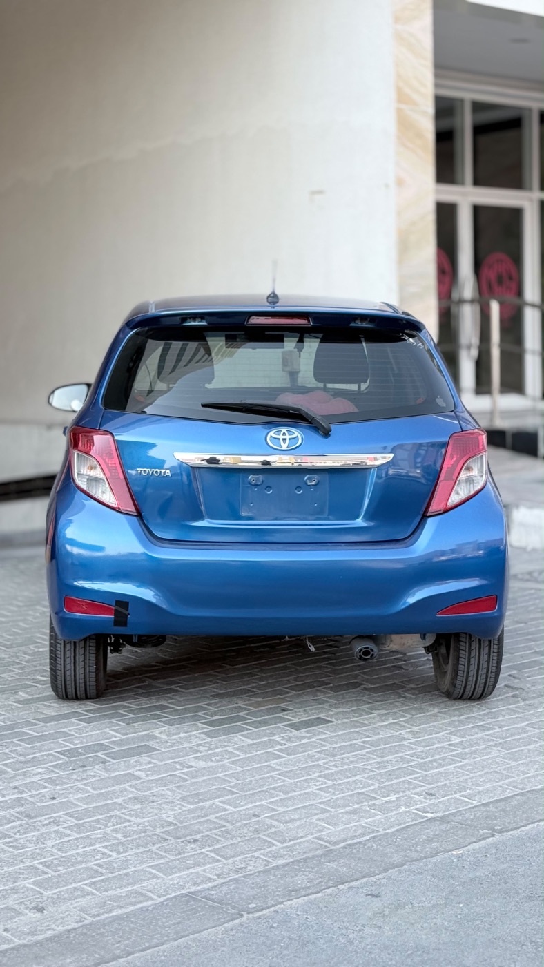 2012 Toyota Yaris photo 7