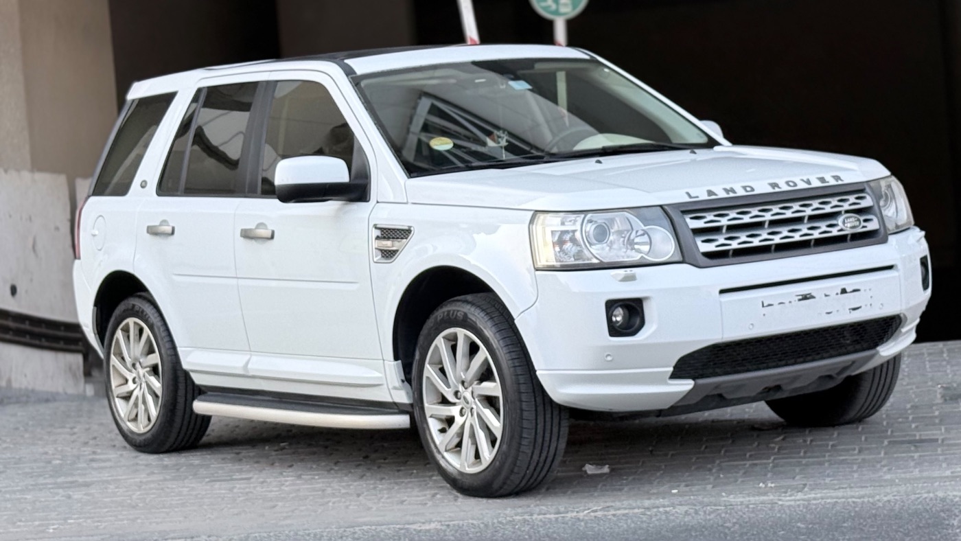 2011 Land Rover photo 1