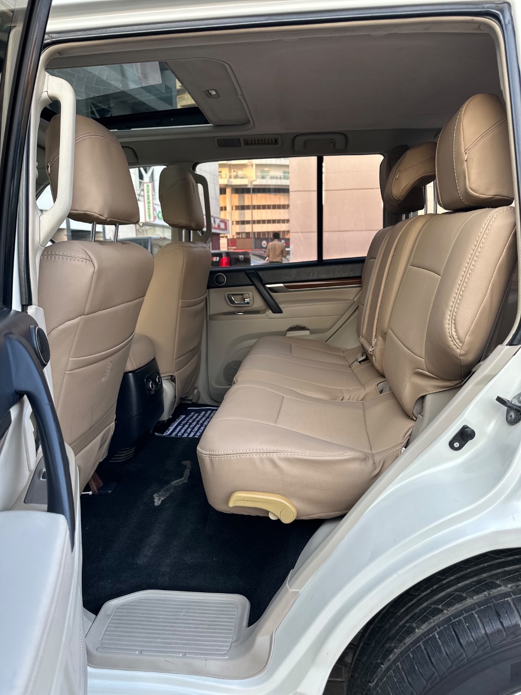 2008 Mitsubishi Pajero full option photo 10