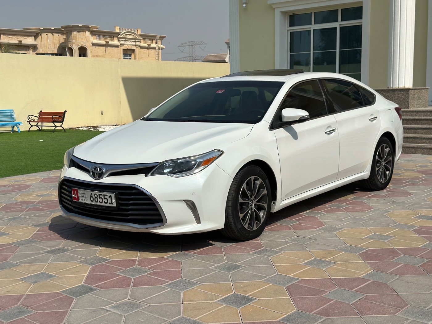2017 Toyota Avalon photo 9