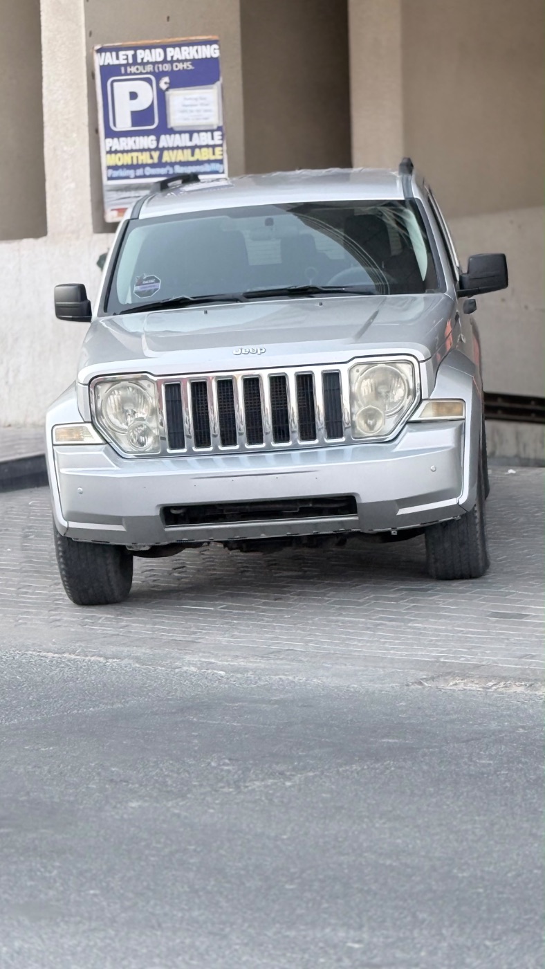 2009 Jeep Cherokee photo 8