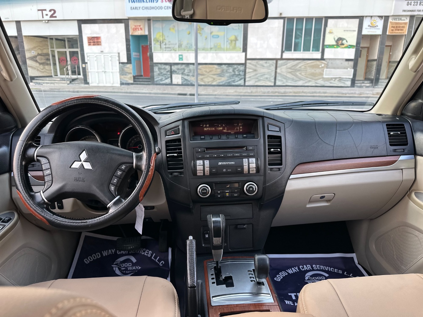 2008 Mitsubishi Pajero full option photo 11