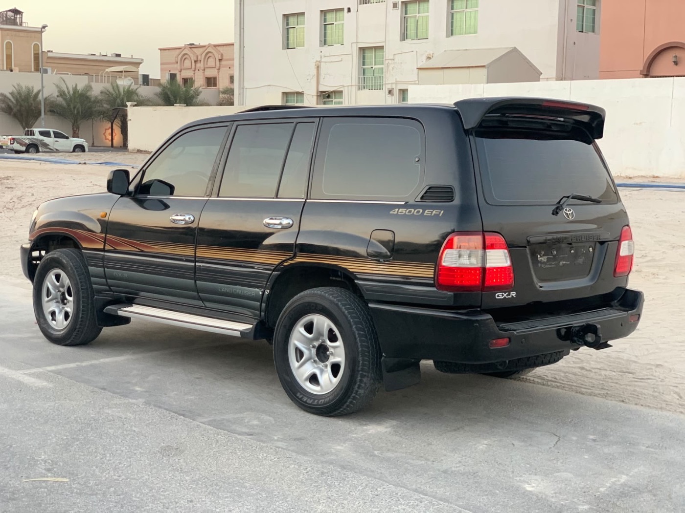 2002 Toyota Land Cruiser photo 2