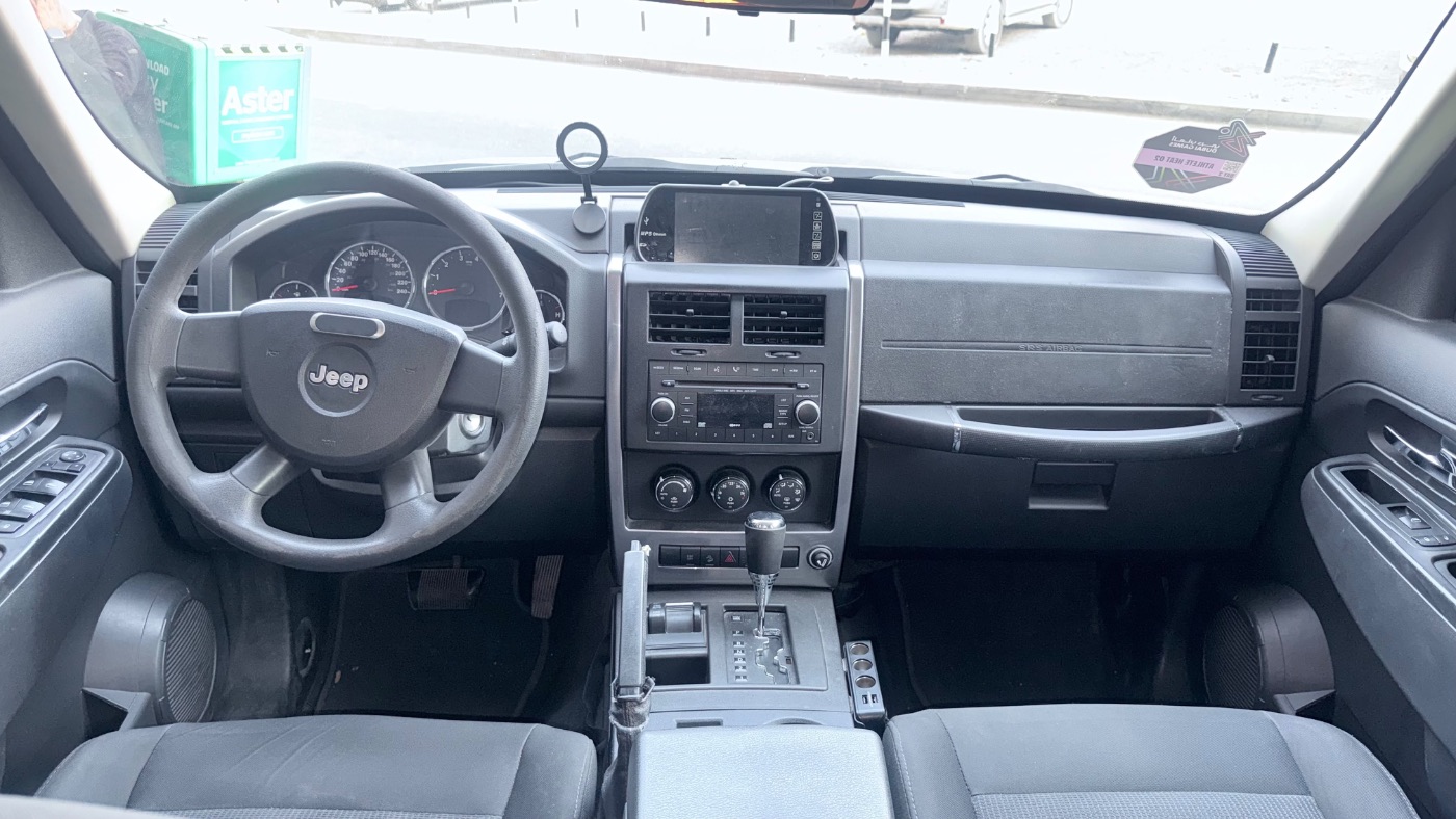 2009 Jeep Cherokee photo 7