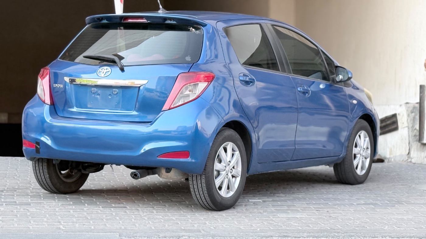 2012 Toyota Yaris photo 3