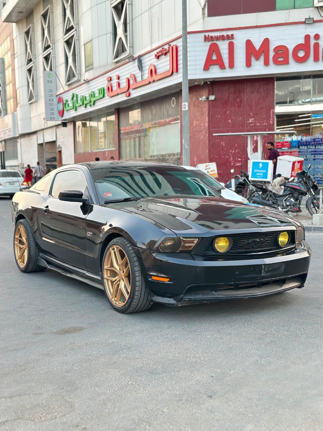 2010 Ford Mustang GT photo 2