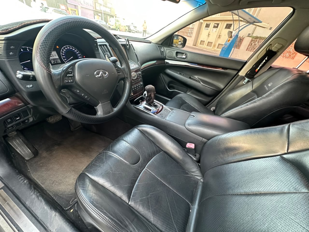 2013 Infinity G25s photo 8