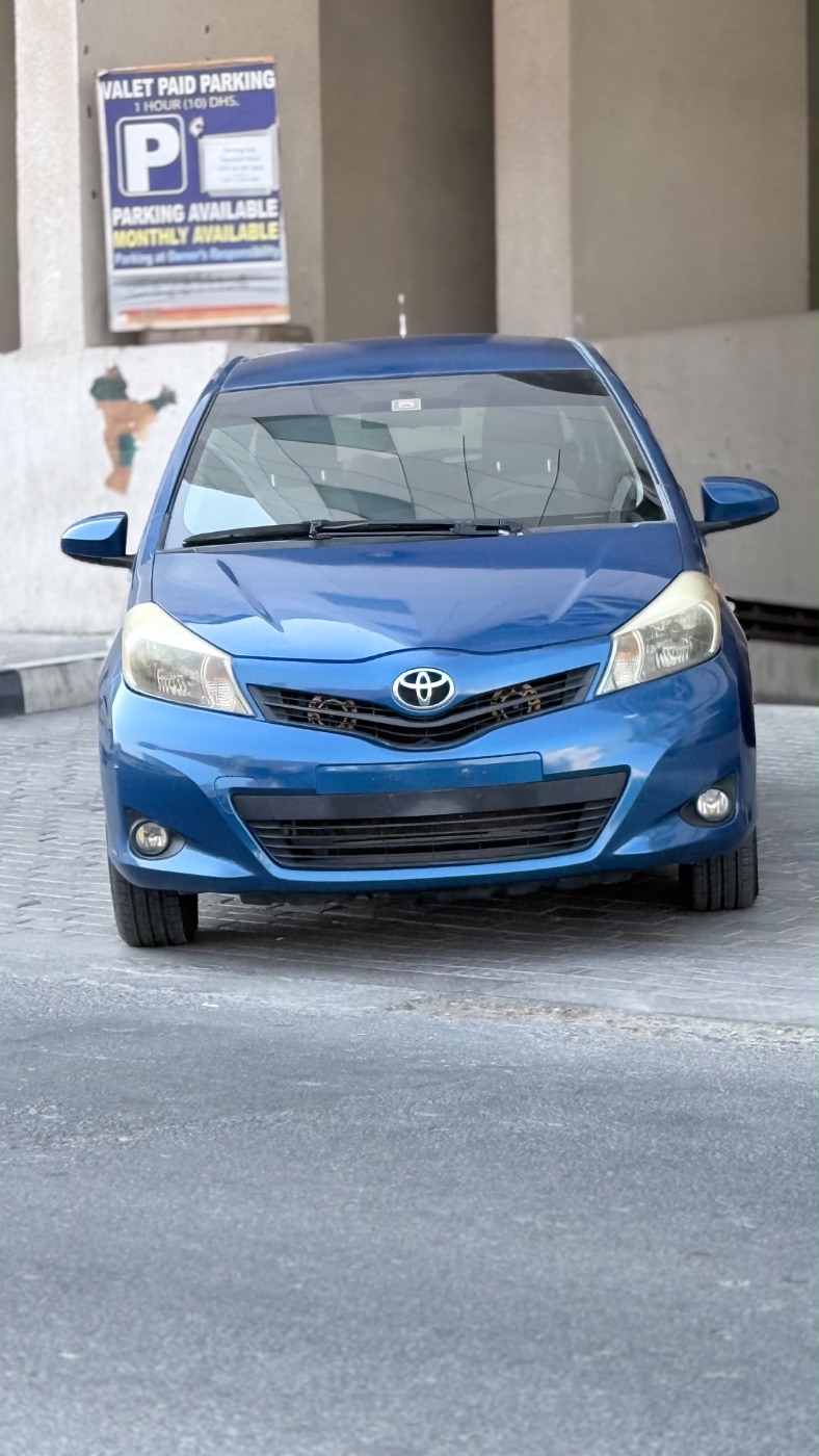 2012 Toyota Yaris photo 5