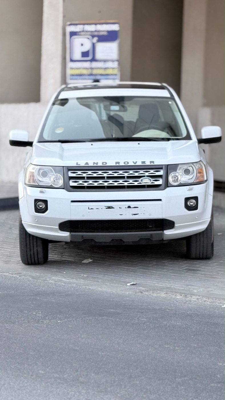 2011 Land Rover photo 4