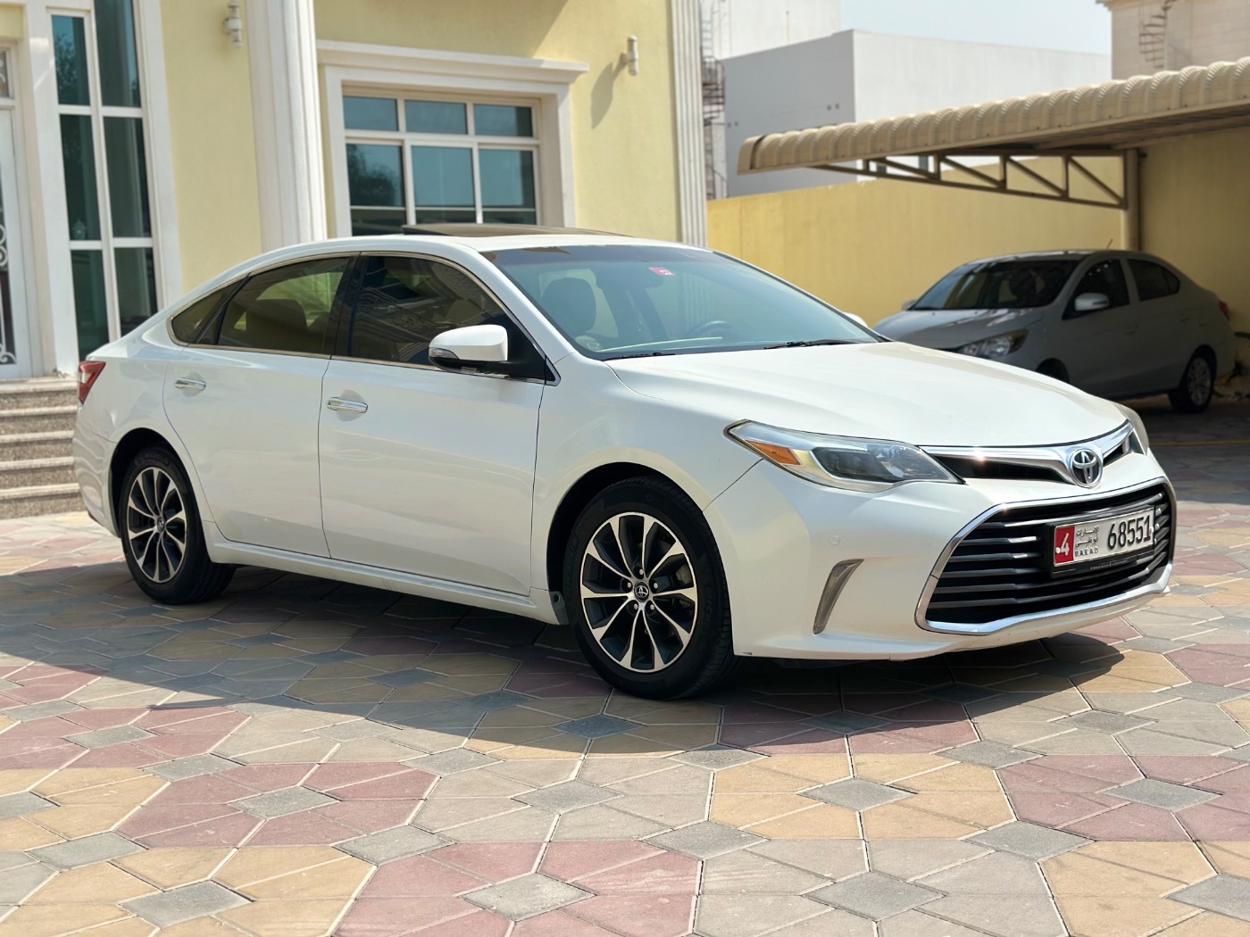 2017 Toyota Avalon photo 1