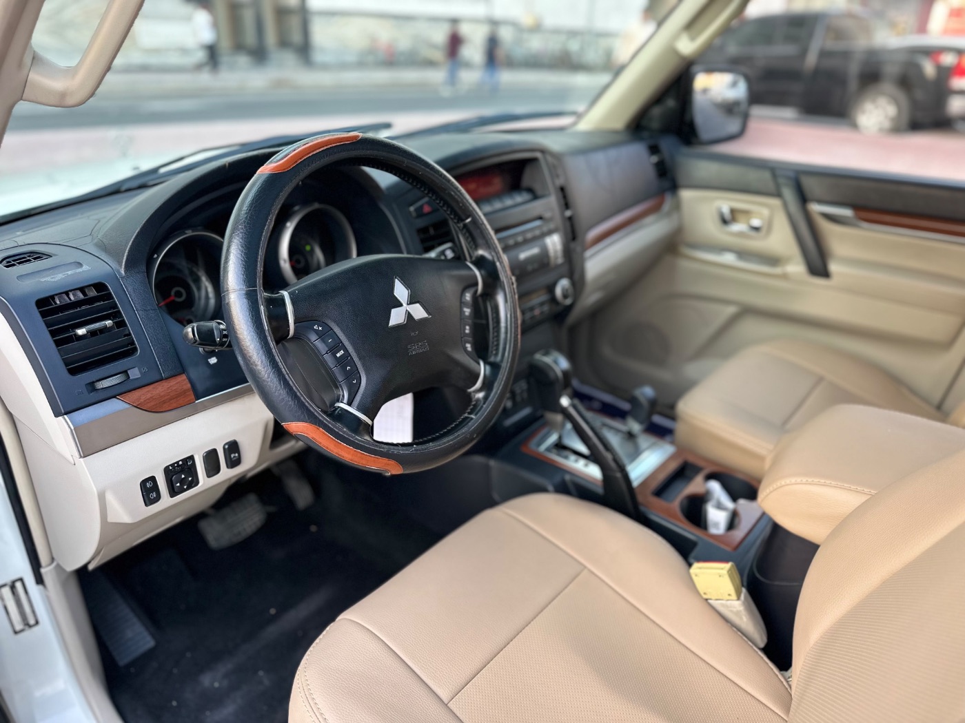 2008 Mitsubishi Pajero full option photo 7