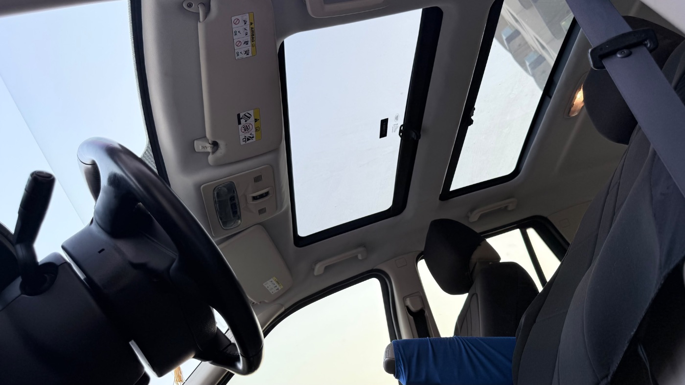 2011 Land Rover photo 11