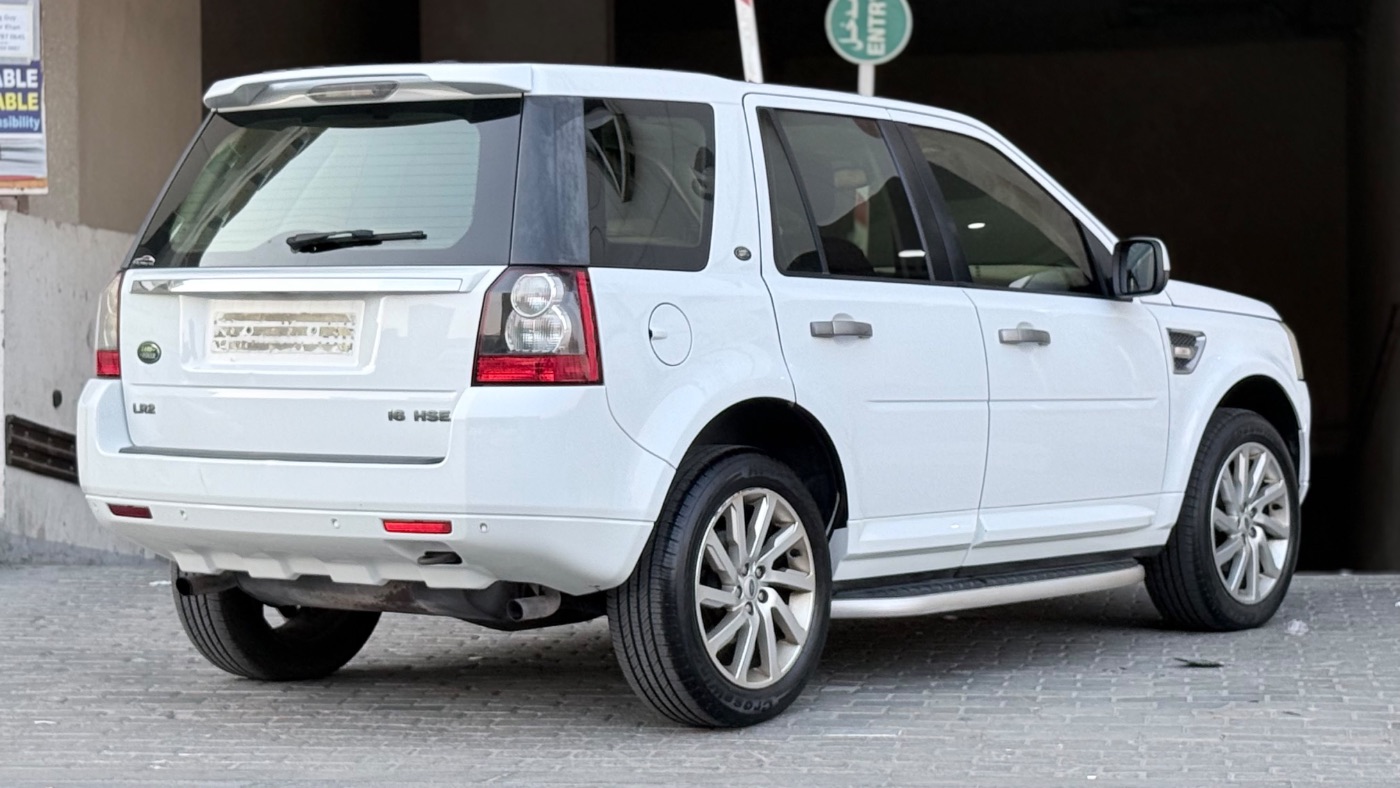 2011 Land Rover photo 7