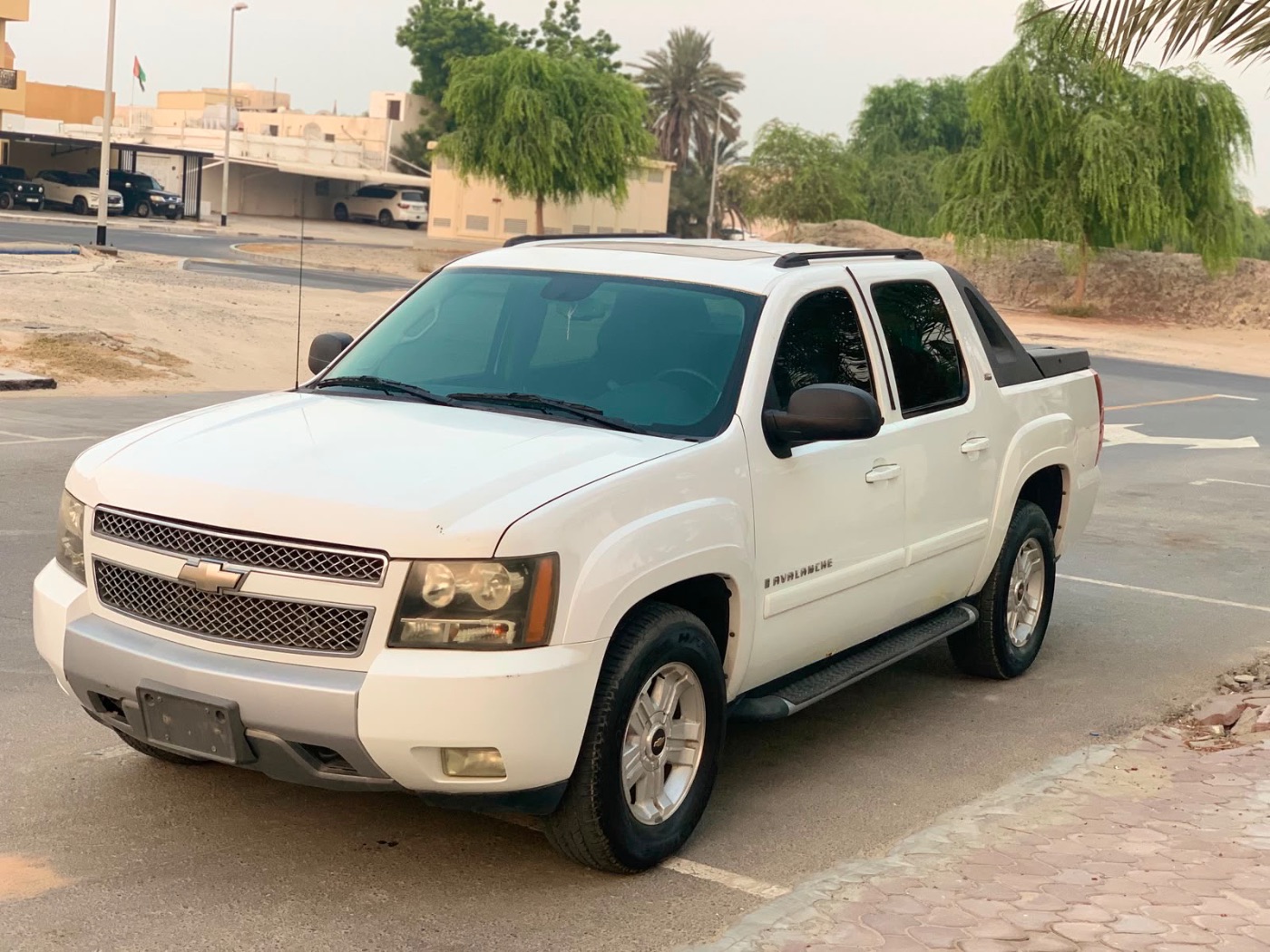 2009 Chevrolet Avalanche photo 3