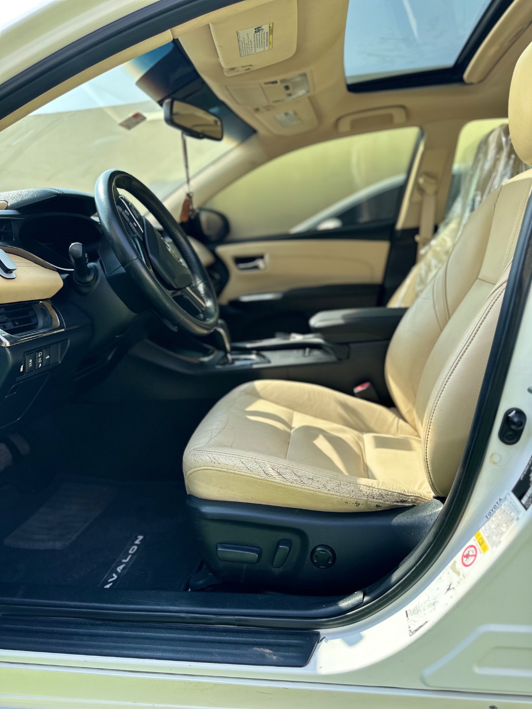 2017 Toyota Avalon photo 3